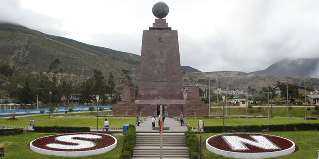 MITAD DEL MUNDO